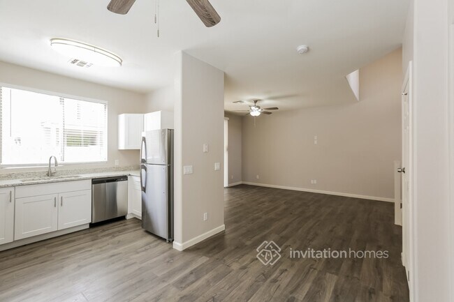 Building Photo - 2140 N 30th St