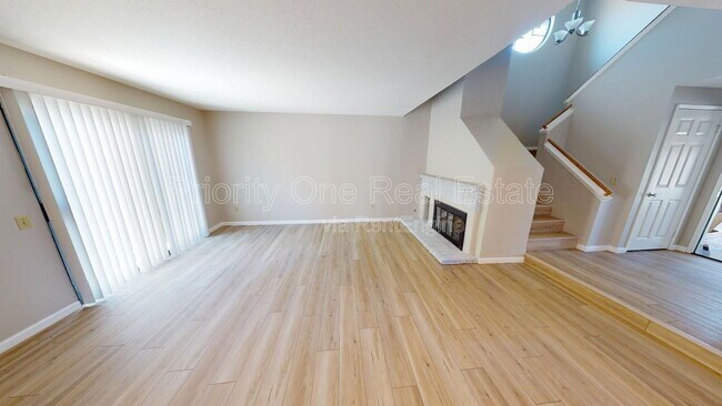 Foto del edificio - 4002 Carmel Brooks Way