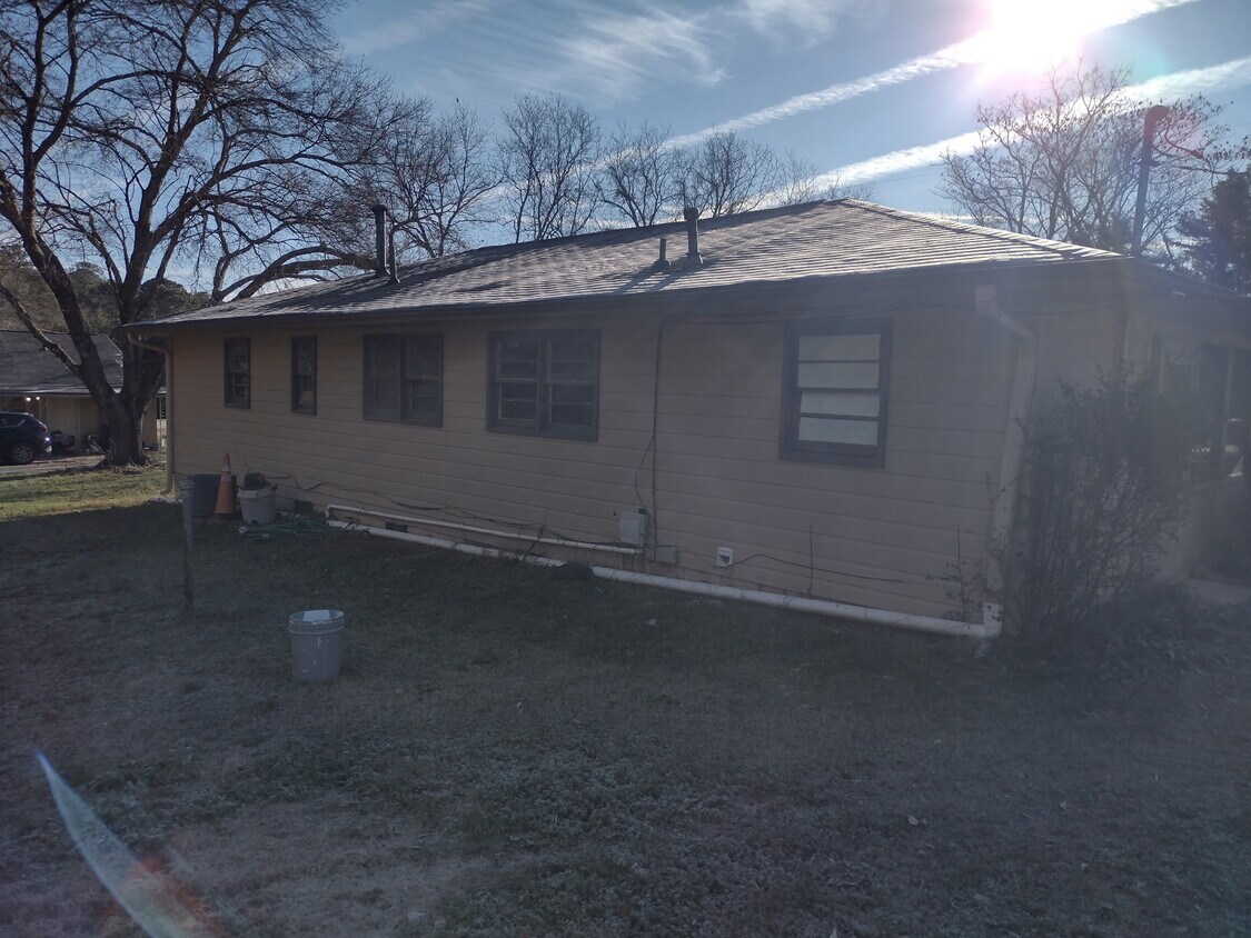 Foto del edificio - 50 Jessica Ln