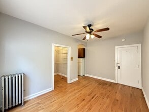 Building Photo - 2827 N Burling St