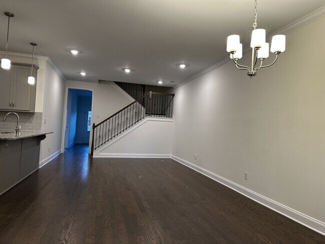 Foto del edificio - 3 Bedroom Townhome in Franklin