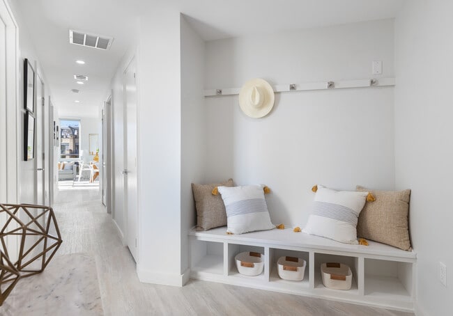 Welcoming Entry - New Hampshire Ave NW 3709