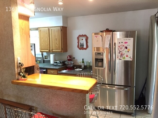 Building Photo - 1361 S Magnolia Way
