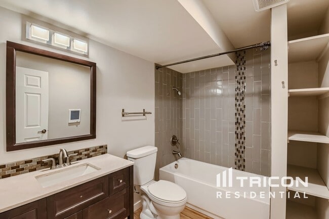 Building Photo - 10551 Xanadu St