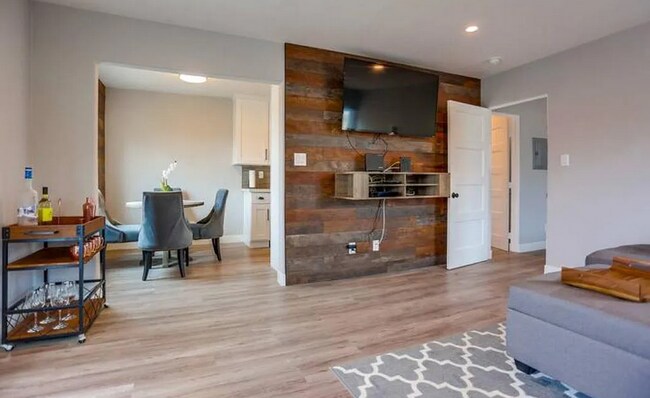 Foto del edificio - 2039 Zarker St