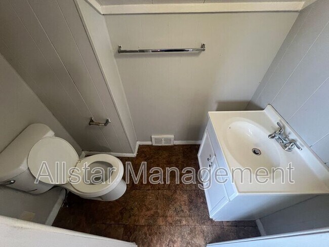 Foto del edificio - 263 S Green Rd