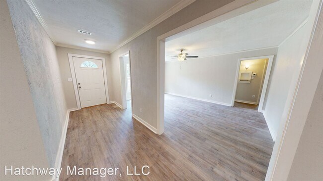 Building Photo - 3 br, 2 bath House - 710 Avalon