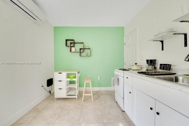 Foto del edificio - 275 NW 81st St.