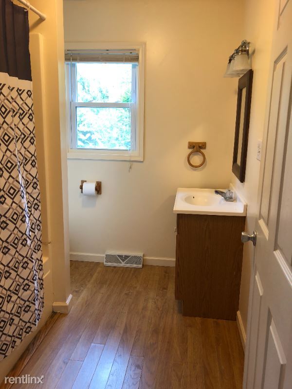 Foto del edificio - 3 br, 1 bath House - 331 N Main