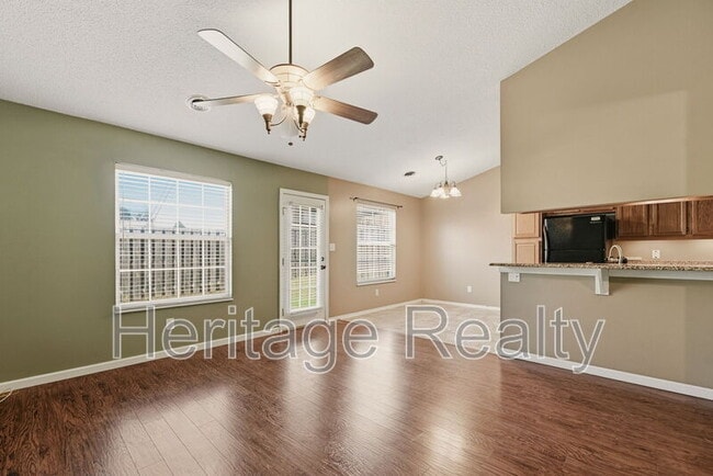 Foto del edificio - 8617 Little Field Way