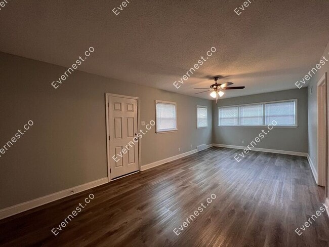 Building Photo - 2255 Cypress Cir