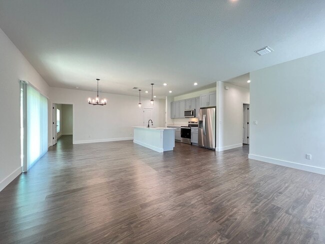 Foto del edificio - Wonderful 4 BD/2BA Home in Beautiful Palm ...