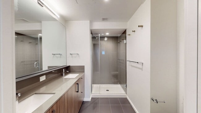 Interior Photo - 345 Harrison