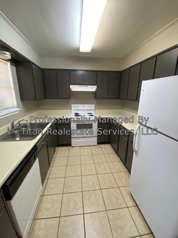 Building Photo - 107 Vieux Orleans Cir