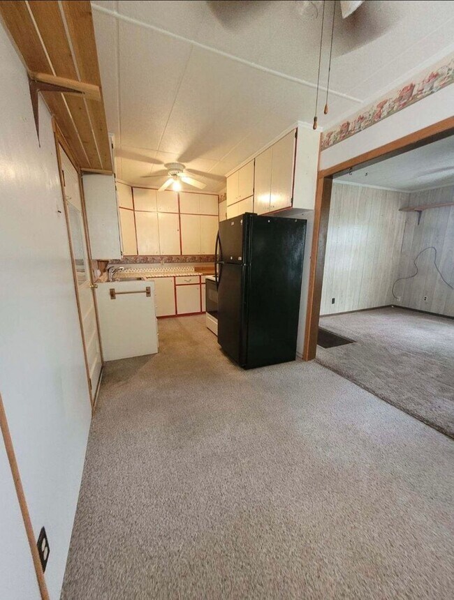 Building Photo - $850 - 2 bed 1 bath - Single Family Home