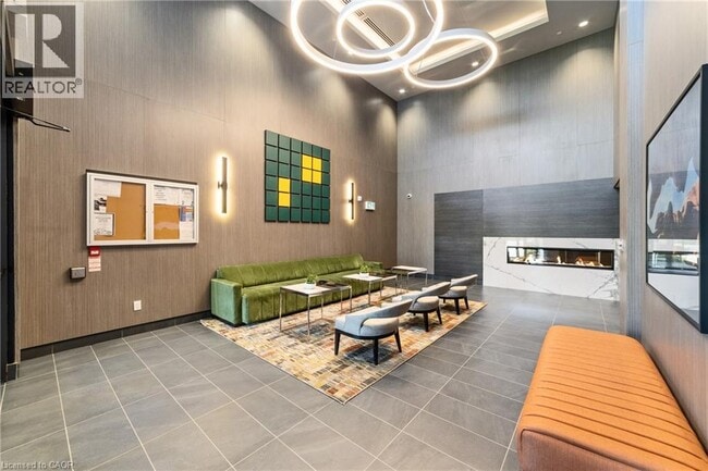 Building Photo - 95 Dundas St W