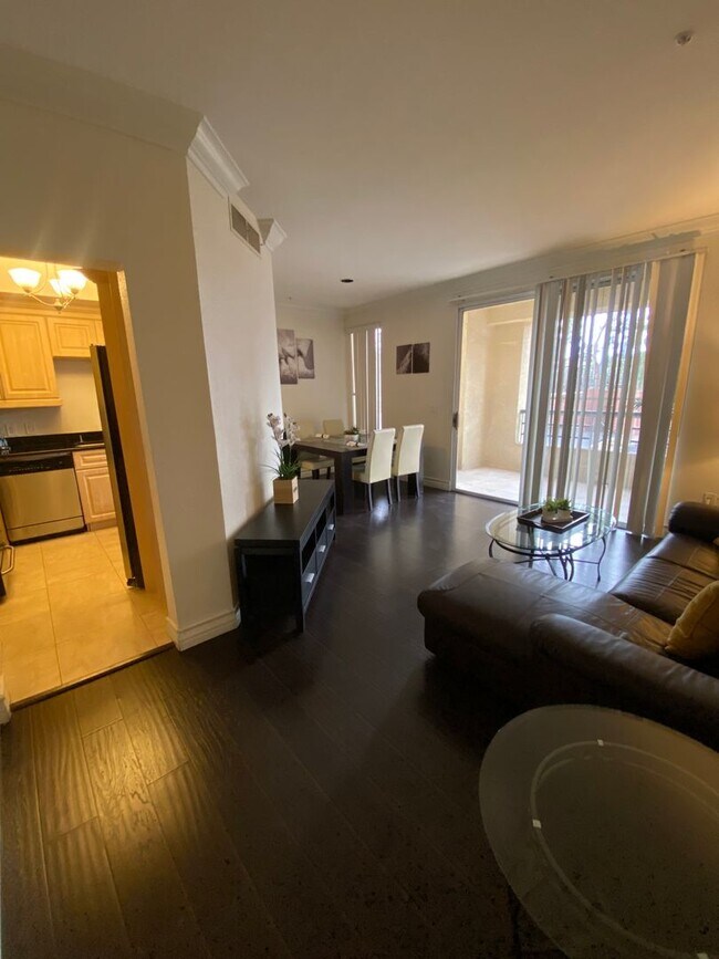Foto del edificio - Charming Fully Furnished 1 Bedroom Condo: ...