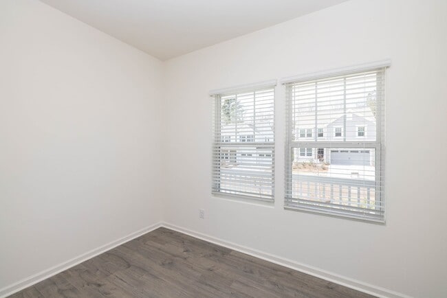 Building Photo - 4 Bedroom Home Piedmont School District - ...
