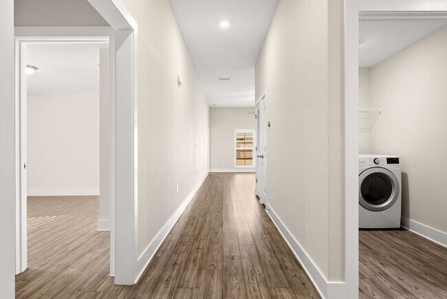 Foto del edificio - 227 Morning Crk Wy