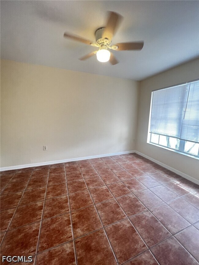 Foto del edificio - 213 SE 23rd Pl