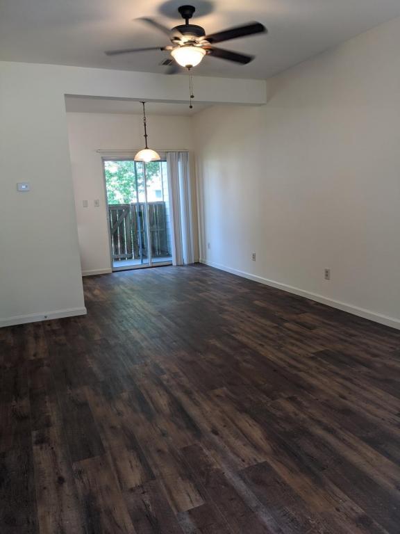 Foto del edificio - 2334 Westwood Lane