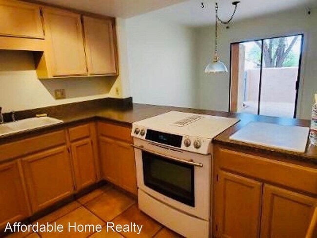 3 br, 2 bath House - 7785 E. Via Ventana N... - 4