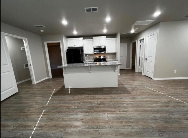 Foto del edificio - 2632 Hickory Ave