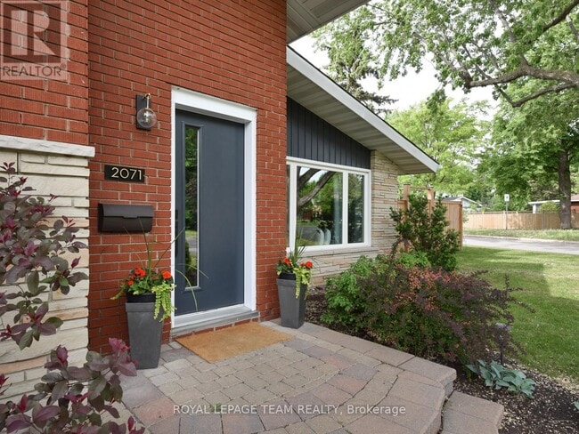Building Photo - 2071 Benjamin Ave