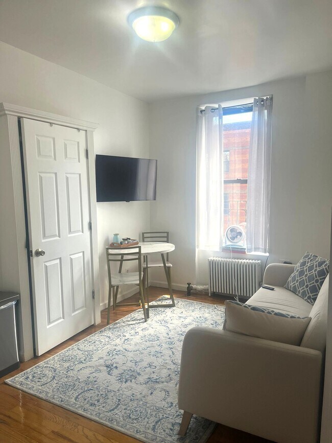 Foto del edificio - 753 E 6th St