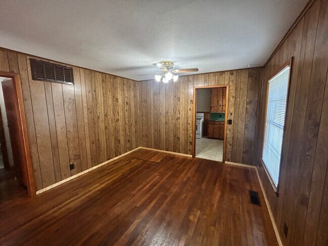 Foto del edificio - 303 Pleasant St