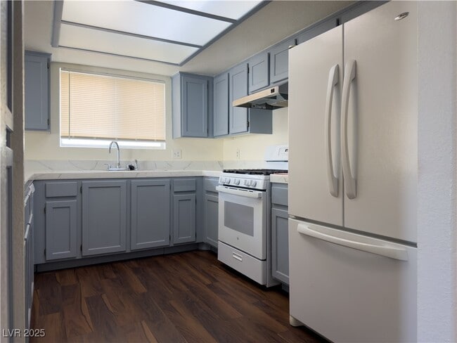 Building Photo - 1320 Pacific Terrace Dr