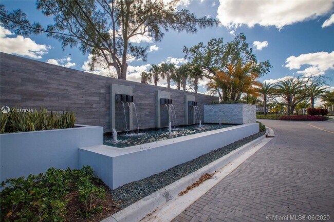 Building Photo - 4182 Rosa Dr