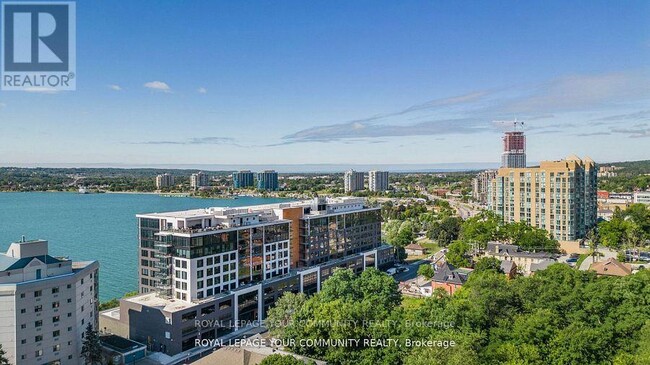 Building Photo - 185-185 Dunlop St E