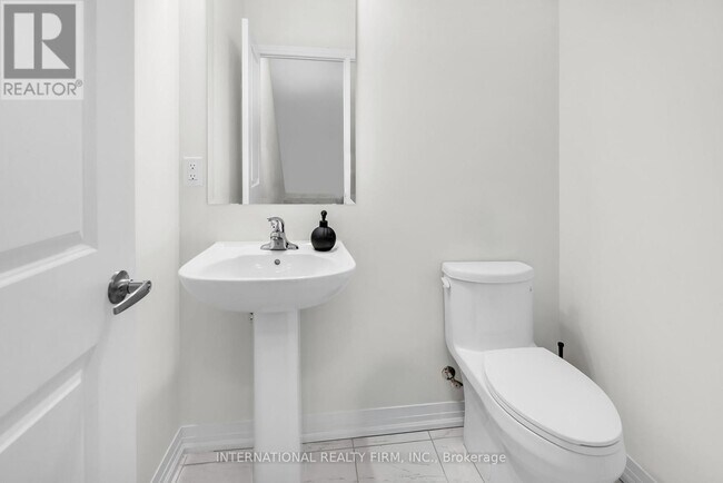 Photo du bâtiment - 148 Turnberry Ln