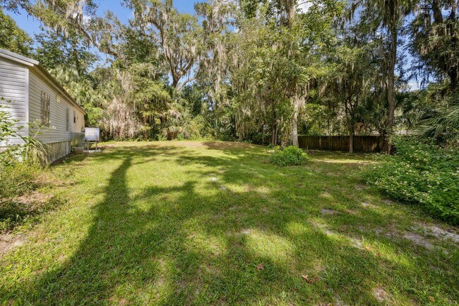 Foto del edificio - Spacious 3/2 Home on Nearly an Acre in Fer...