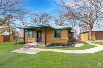 Building Photo - 321 Crescent Dr
