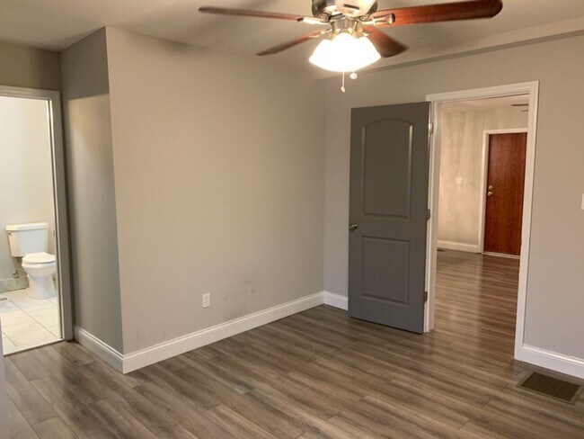 Foto del edificio - 8717 Watson Rd