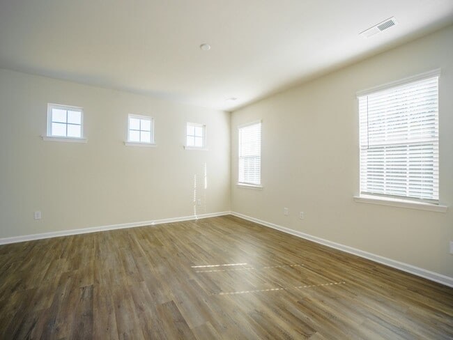 Foto del edificio - 1 Year Old New Home With 3 Bedroom 2.5 bat...