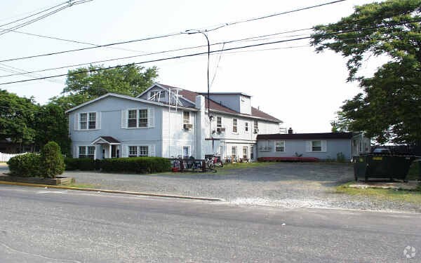 Primary Photo - 354 Shore Dr