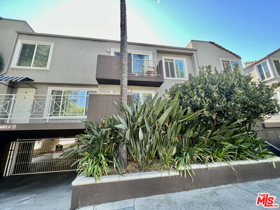 Foto principal - 355 N Maple St