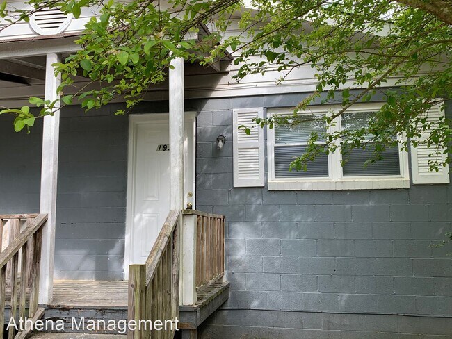 Building Photo - 2 br, 1 bath House - 193 West Carver Drive