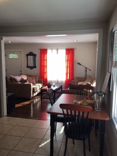 Foto del edificio - Charming Cottage in Sylvan Heights with Hardwood Floors, Granite Counter Tops, Fenced Yard, 2.5 M...