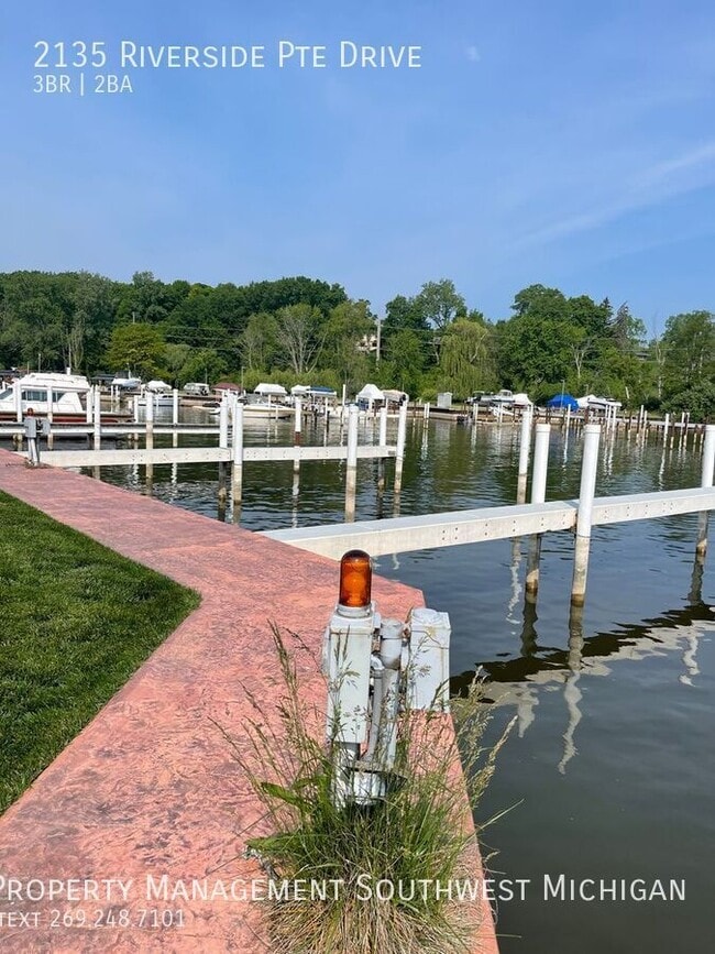 Building Photo - 2135 Riverside Pointe Dr