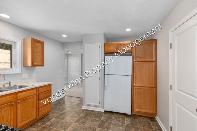 Building Photo - 1308 Leonard St NW