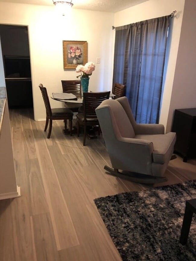 Foto del edificio - 18333 Roehampton Dr