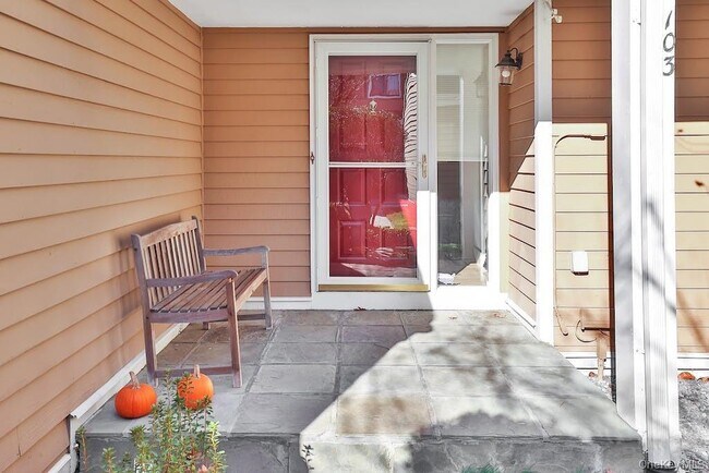 Foto del edificio - 103 Rambling Brook Rd