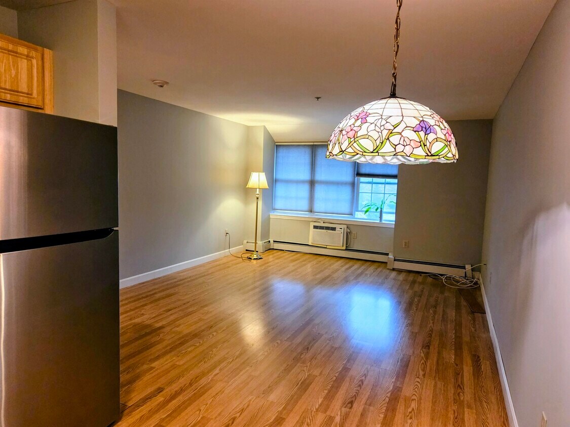 Foto principal - 486 Nashua St