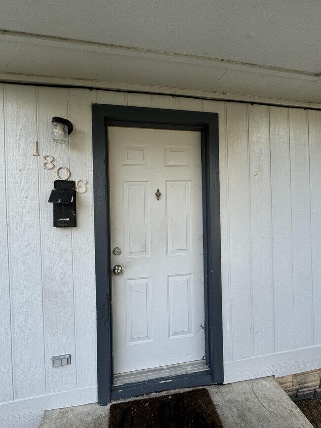 Foto del edificio - 1806 Mulford St