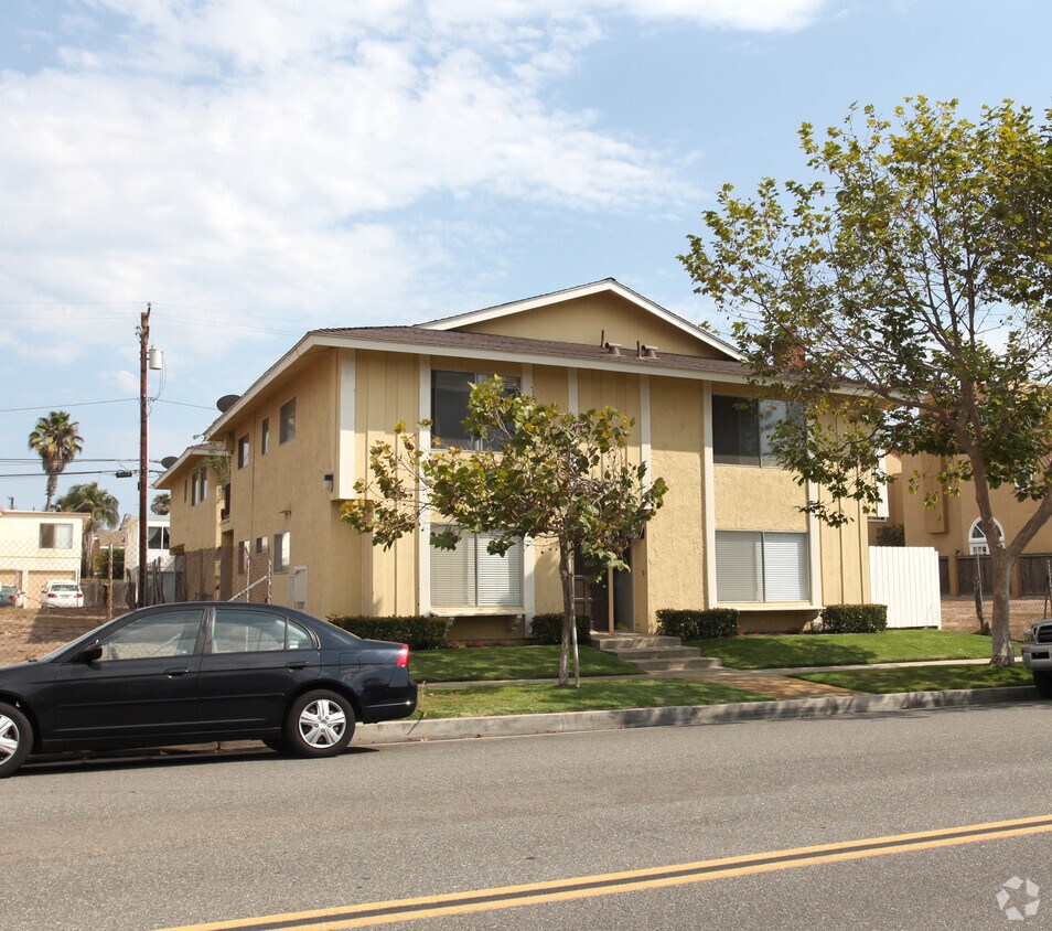 Building Photo - 419 20th St
