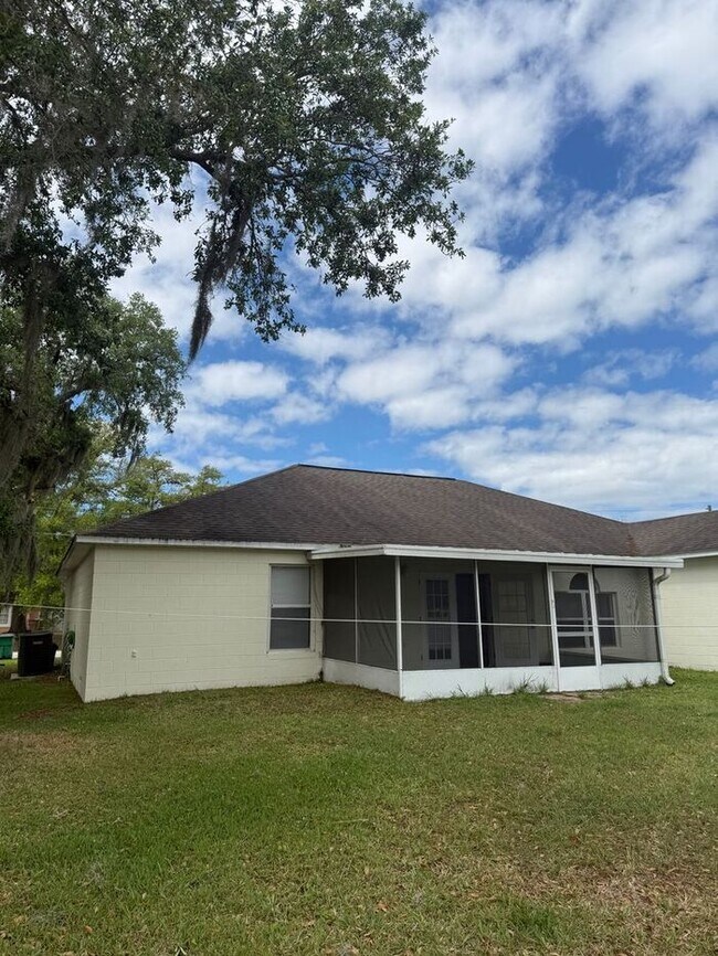Building Photo - Single Family Home in Poinciana